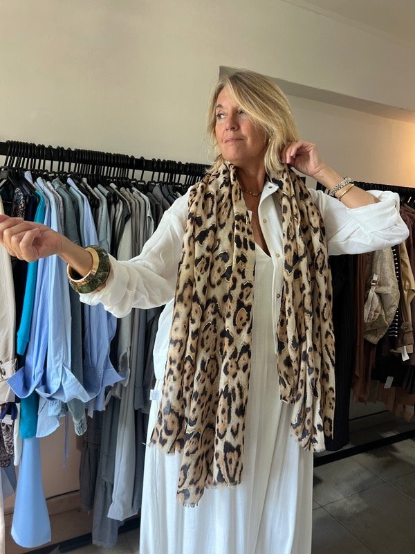 Producto - Pashmina animal print dorado