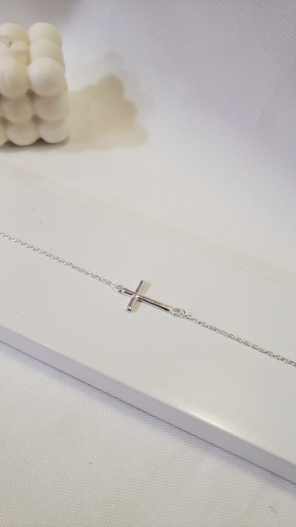 Producto - Pulsera cruz lisa plata