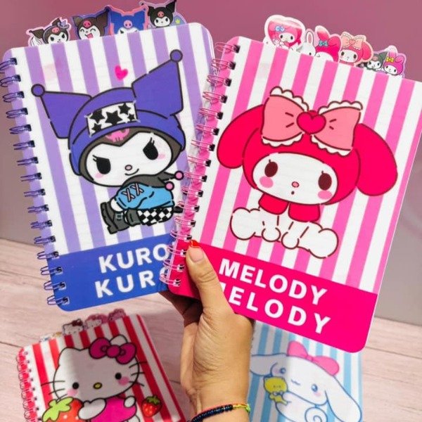 Producto - Anotador anillado Sanrio con separadores 20x16cm