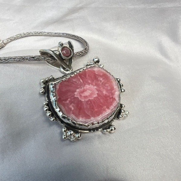 Producto - DIJE DE DISEÑO ESTALACTITA DE RODOCROSITA