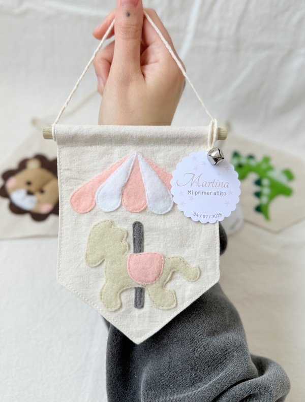 Producto - Souvenir banderín de carrusel