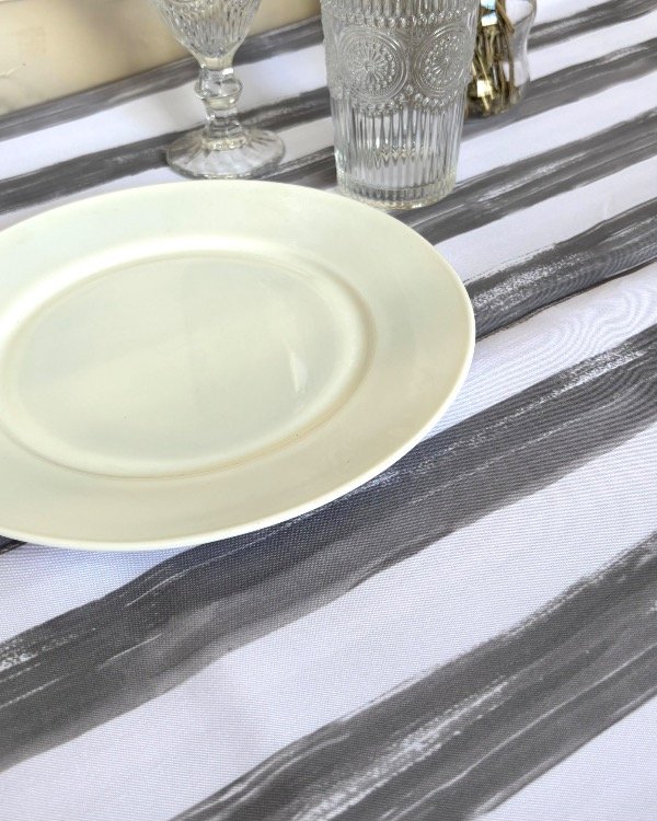 Producto - MANTEL ANTIMANCHAS PINCELADO 2.5x1.4