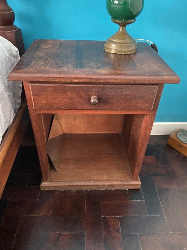 Producto - PAR MESAS DE LUZ ALGARROBO 50x37x59. PRECIO POR AMBAS #10672