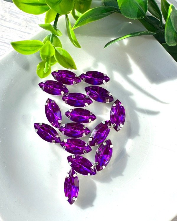 Producto - 7X15 NAVETTE VIOLETA OBISPO