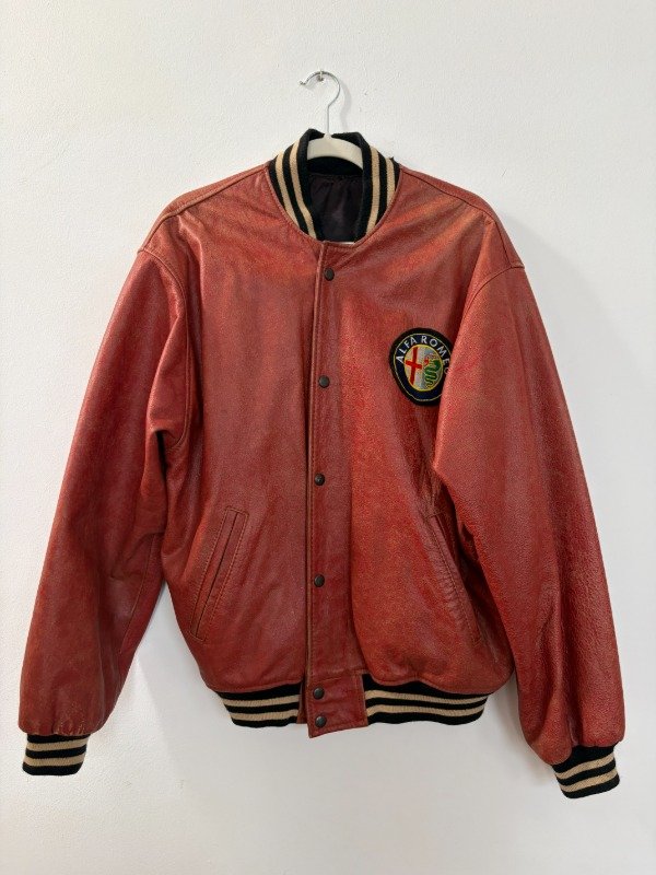 Producto - bomber cuero alfa romeo