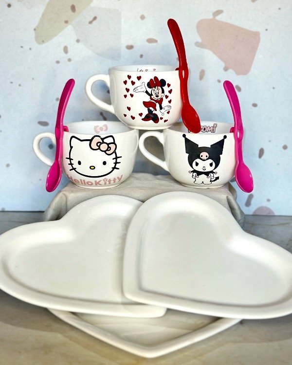 Producto - Kit N16 P/Nenas "3 Taz. Blancos + 3 Band. Corazón + 3 Cucharitas"