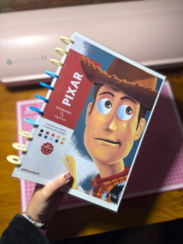 Producto - Libro colorear Pixar (Woody)