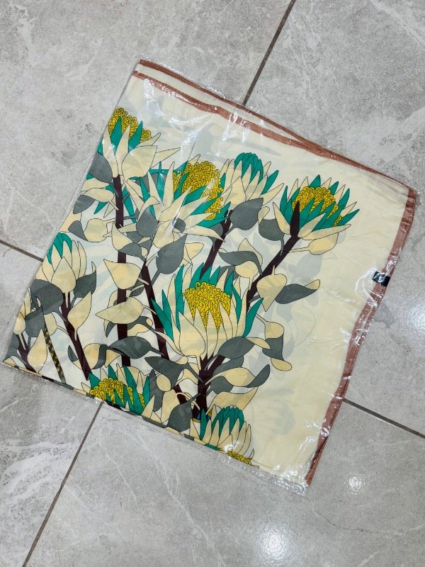 Producto - Pañuelo girasoles