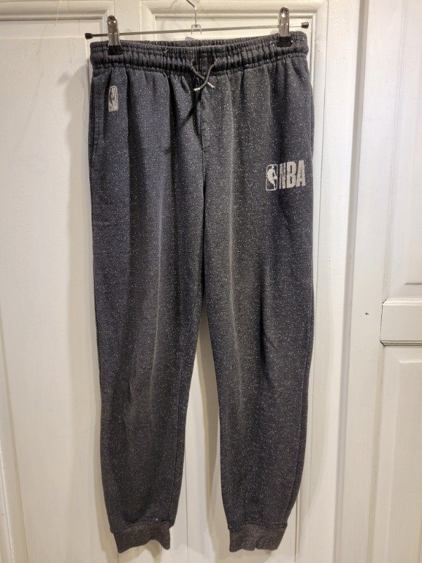 Producto - Jogging NBA gris oscuro jaspeado Talle 16 años - PRECIO: 25X