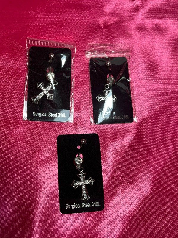 Producto - piercing para ombligo Cruz stras