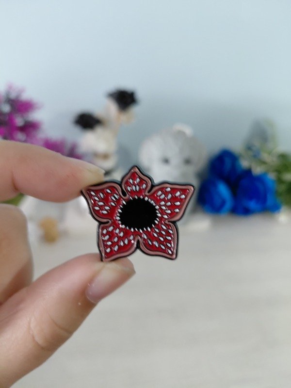 Producto - Pin metalizado - Stranger Things #1651