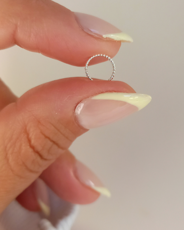 Producto - Argollita torzada piercing 0.8mm Plata925
