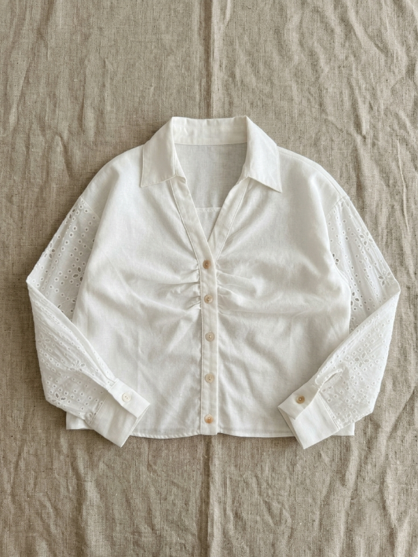 Producto - Camisa de lino con mangas broderie