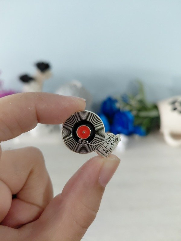 Producto - Pin metalizado - Tocadiscos #1530