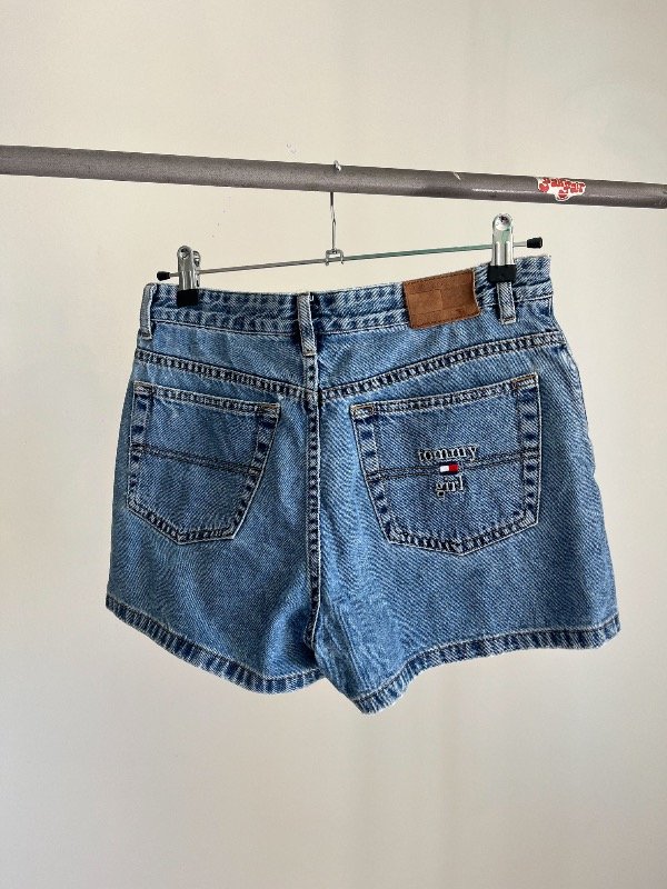 Short tommy girl — imagen 4