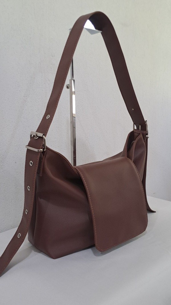 Producto - Cartera solapa MOCHA - PREVENTA - 0