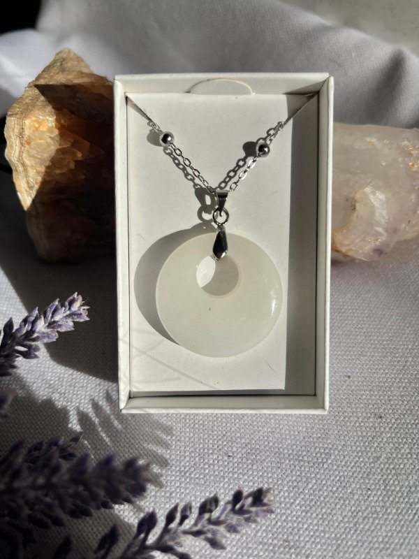 Producto - Dona de onix blanco con cadena de acero