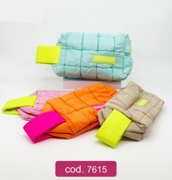 Producto - Porta cosmético puffer Love Crazy Tejar A