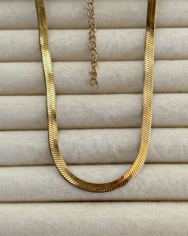 Producto - Cadena clapton plana de acero dorado 4mm 38-45cm