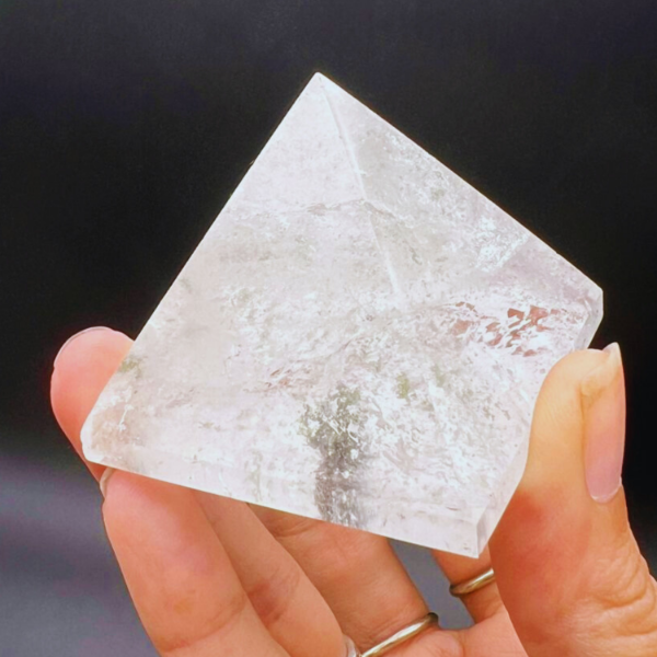 Producto - Piramide de cuarzo cristal 02