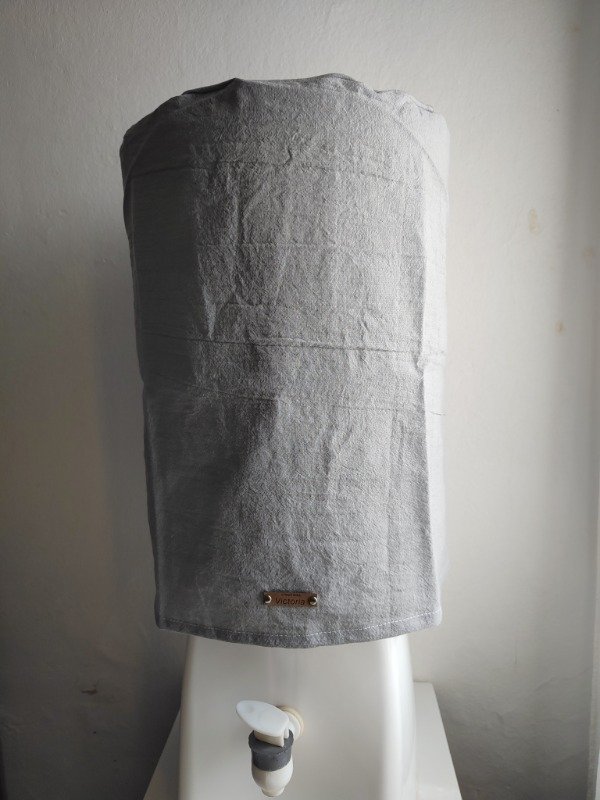 Producto - Cubre bidon 20lts - gris elefante