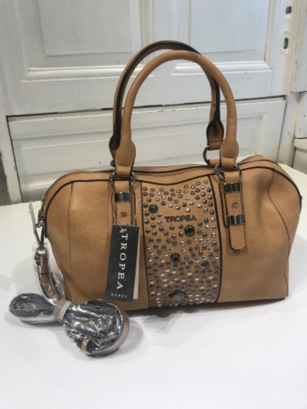 Producto - Cartera TROPEA beige con tachas nueva c/etiqueta sin uso- PRECIO: 130x