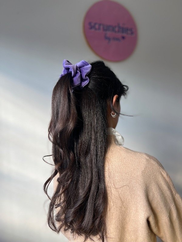 Producto - Scrunchie plush violeta - 1