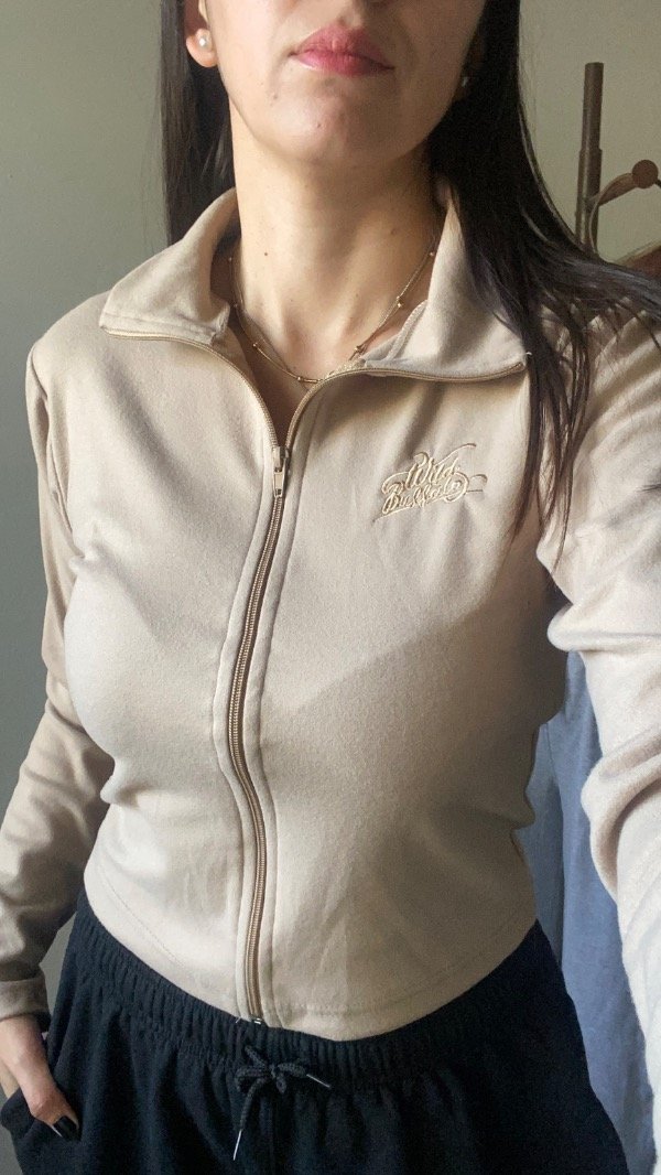 Producto - Campera darlon bordada