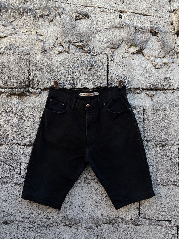 Producto - bermuda negra MIDWAY