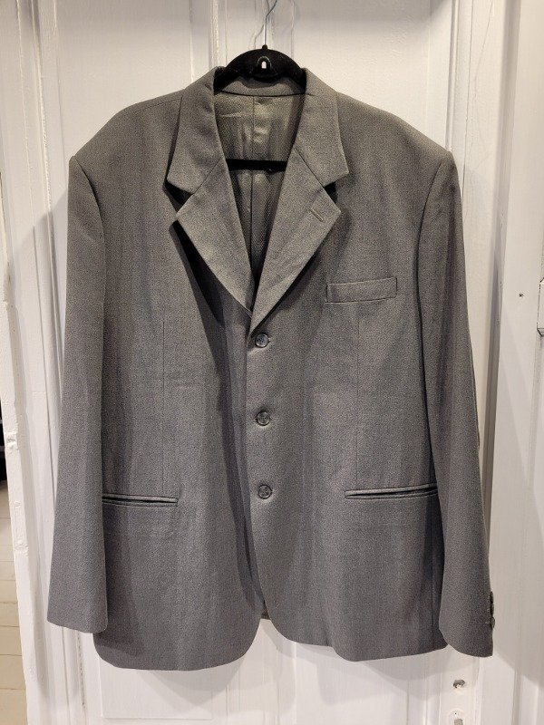 Producto - Traje Gris Talle 60 - PRECIO: 140X - 1