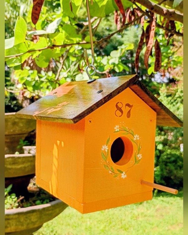 Producto - Casa de pájaros para colgar naranja