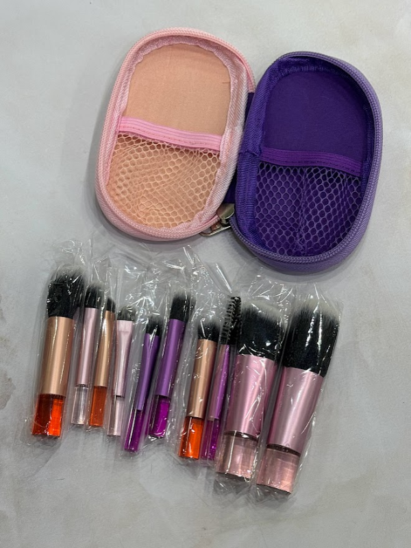 Producto - Set x10 mini brochas para viaje con estuche Lucky Bunny
