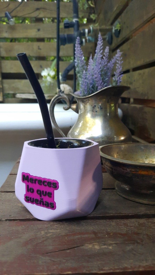 Producto - Mate 3D Lavanda + bombilla negra MERECES