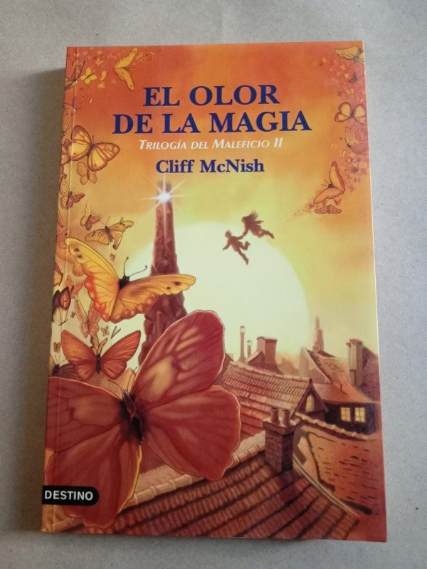 Producto - El olor de la magia - Cliff McNish - Destino 2004