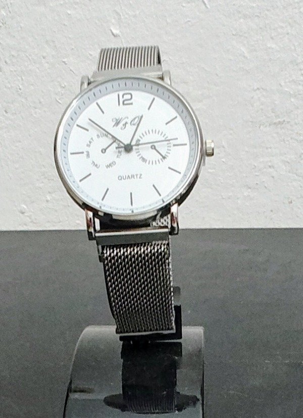 Producto - Reloj Redondo Esfera Blanca Malla inmantada Plateada