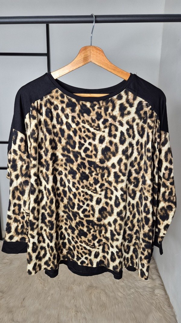 Producto - Remera Adriana Costantini