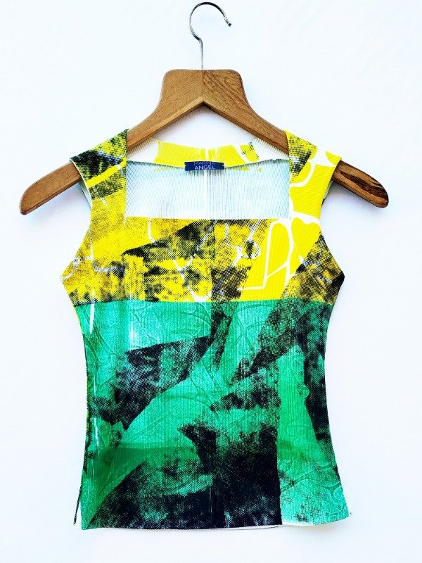 Producto - Musculosa Fusión -estampa Orgánica en verde/amarillo y Destello-