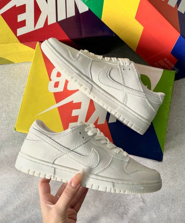 Producto - NIKE SB DUNK LOW TRIPLE WHITE