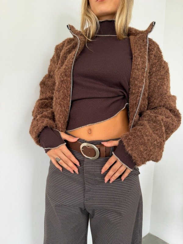 Producto - POLERA ENVER CHOCOLATE