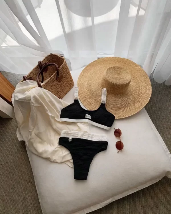 Producto - Bikini con top y colaless tiro alto texturada negra - Art Cala - 1