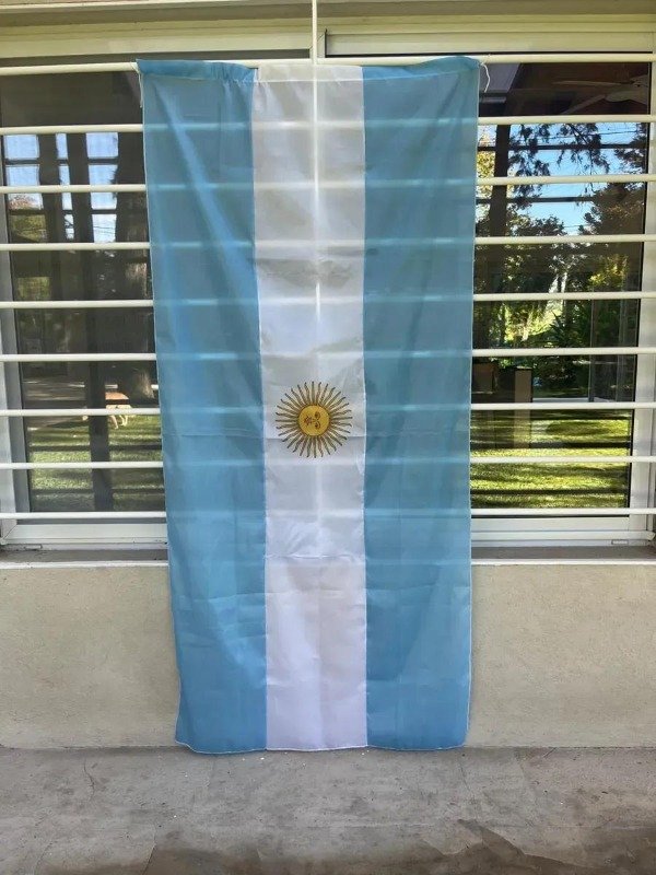 Producto - MD048 BANDERA GIGANTE REFORZADA 180X120