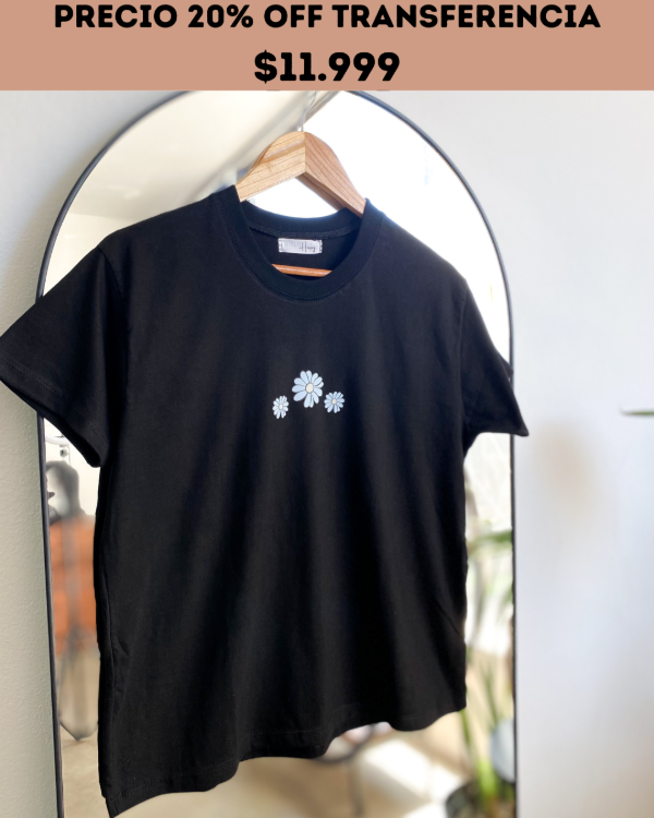 Producto - REMERA FRIDA FLORAL