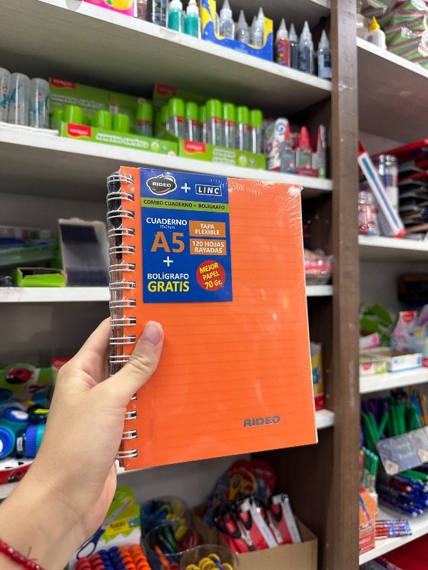Producto - Cuaderno A5 Naranja Rayado 120 + BOLIGRAFO GRATIS