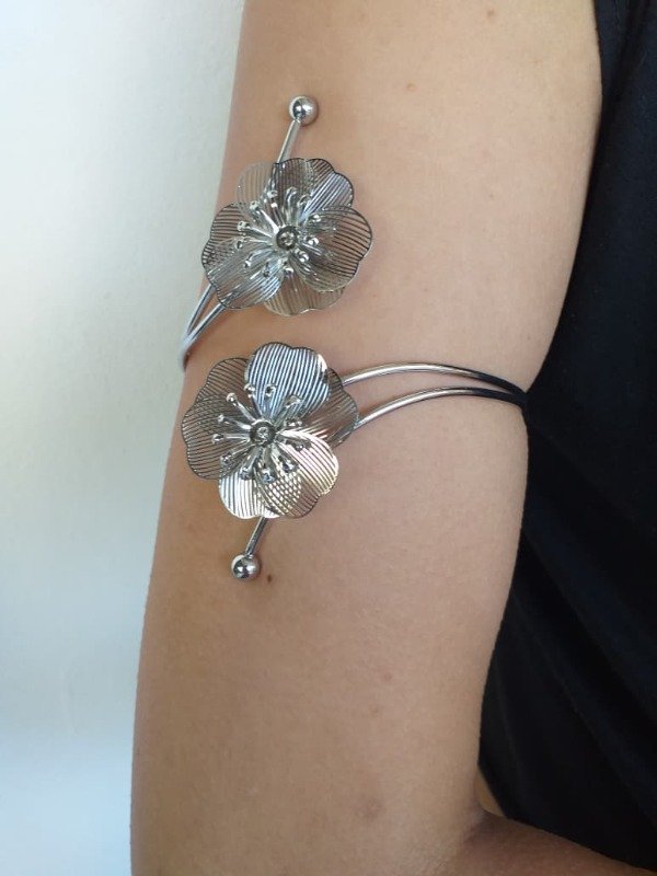 Producto - Brazalete Flor con Strass Acero