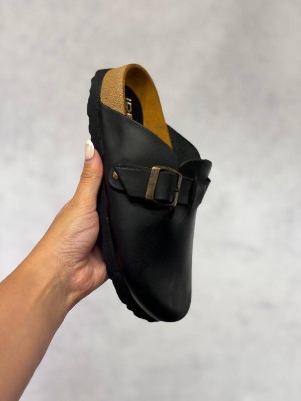 Producto - BIRK CERRADA BOSTON NEGRA CUERO - 1
