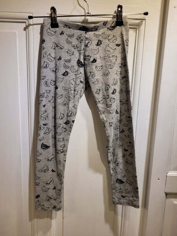 Producto - Calza ZARA gris con gatitos Talle 8 años - PRECIO: 9X