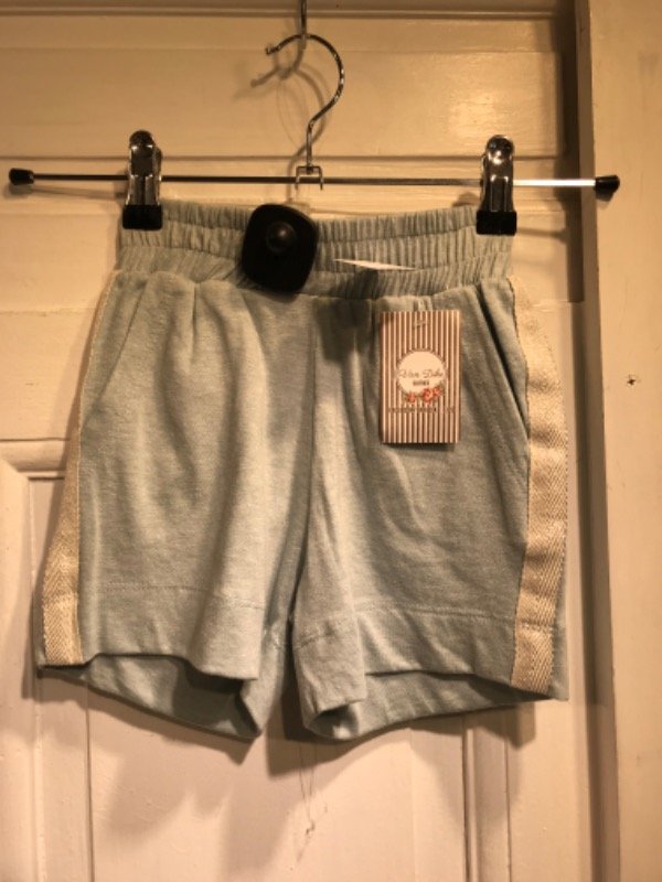 Producto - Short VAN DIKE verde con brillos Nuevo c/etiqueta Talle 4 años - PRECIO: 30X