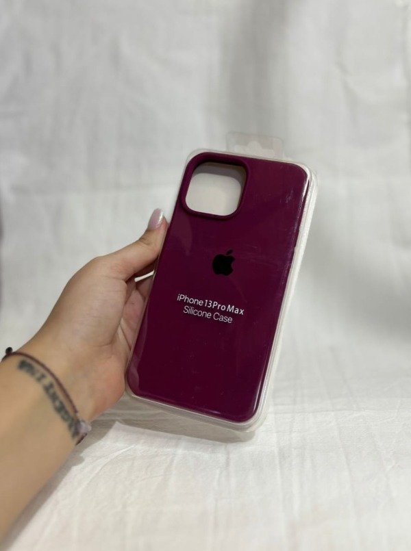 Producto - Iph 15 pro max silicona case vino con felpa