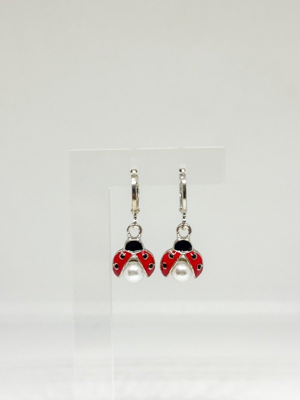 Producto - Argollas acero quirúrgico dije mariquita con perla