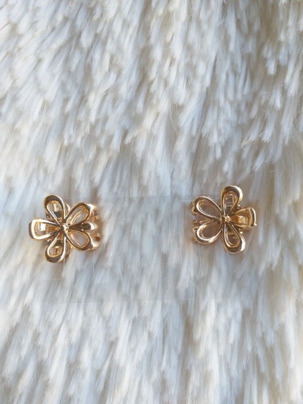Producto - Broche Metal Flor Calada Mini dorado (el par)